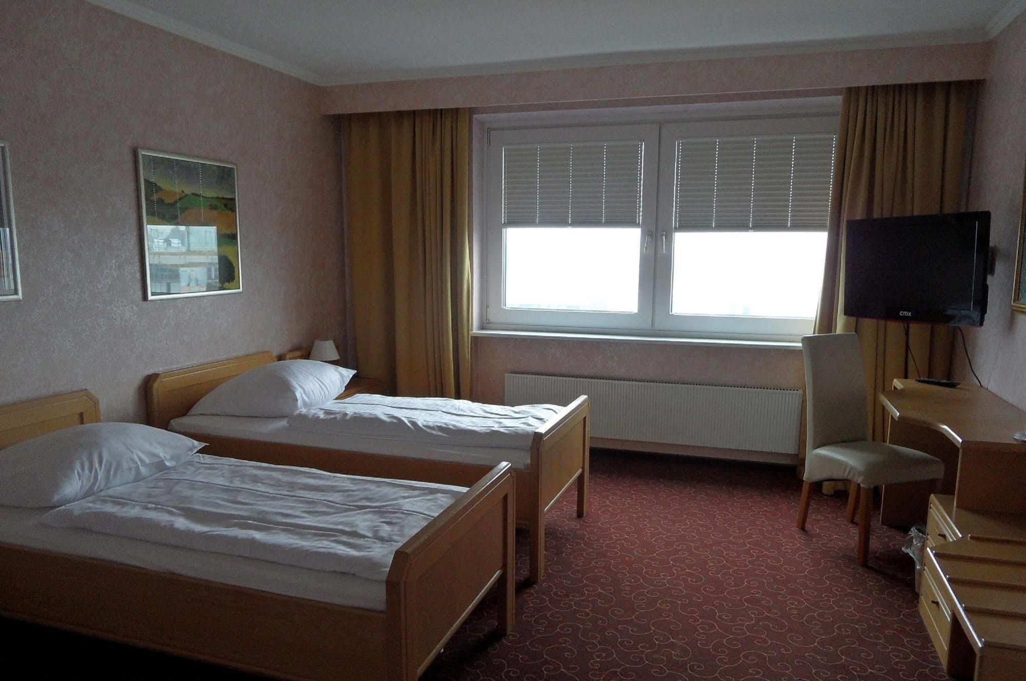 Wiking Hotel Henstedt-Ulzburg Zewnętrze zdjęcie